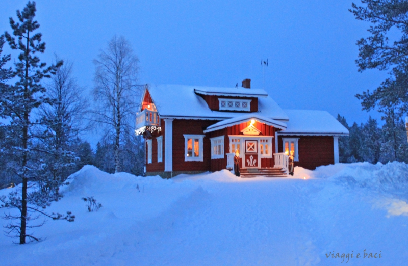 Casa Babbo Natale Polo Nord.Vacanze Di Natale In Lapponia Con I Bambini Viaggi E Baci